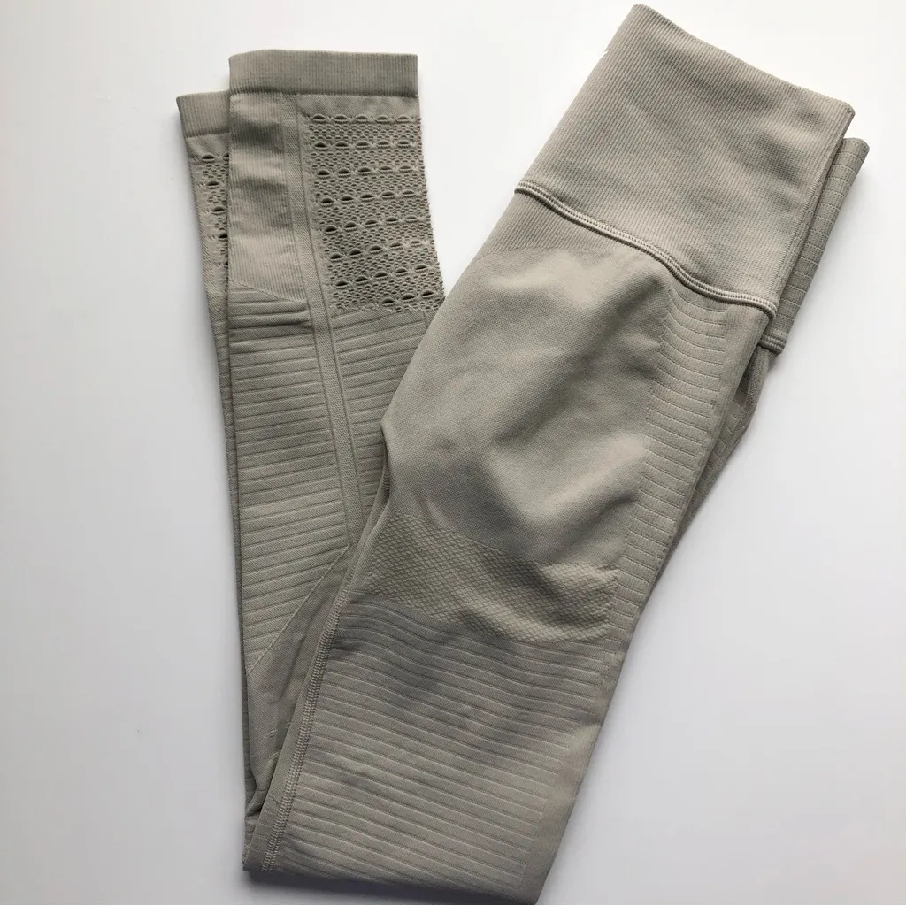 Gymshark S Energy Seamless Leggings & Minimal Sports Bra Set - Image 10