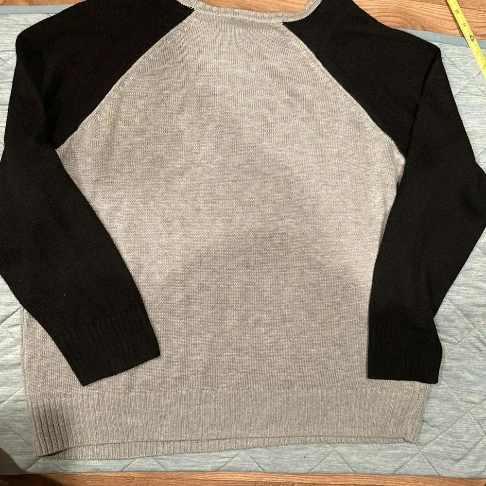 SWEATHER CHRISTMAS MICKEY MOUSE DISNEY WOMENS GRAY
SIZE 2 - Image 7