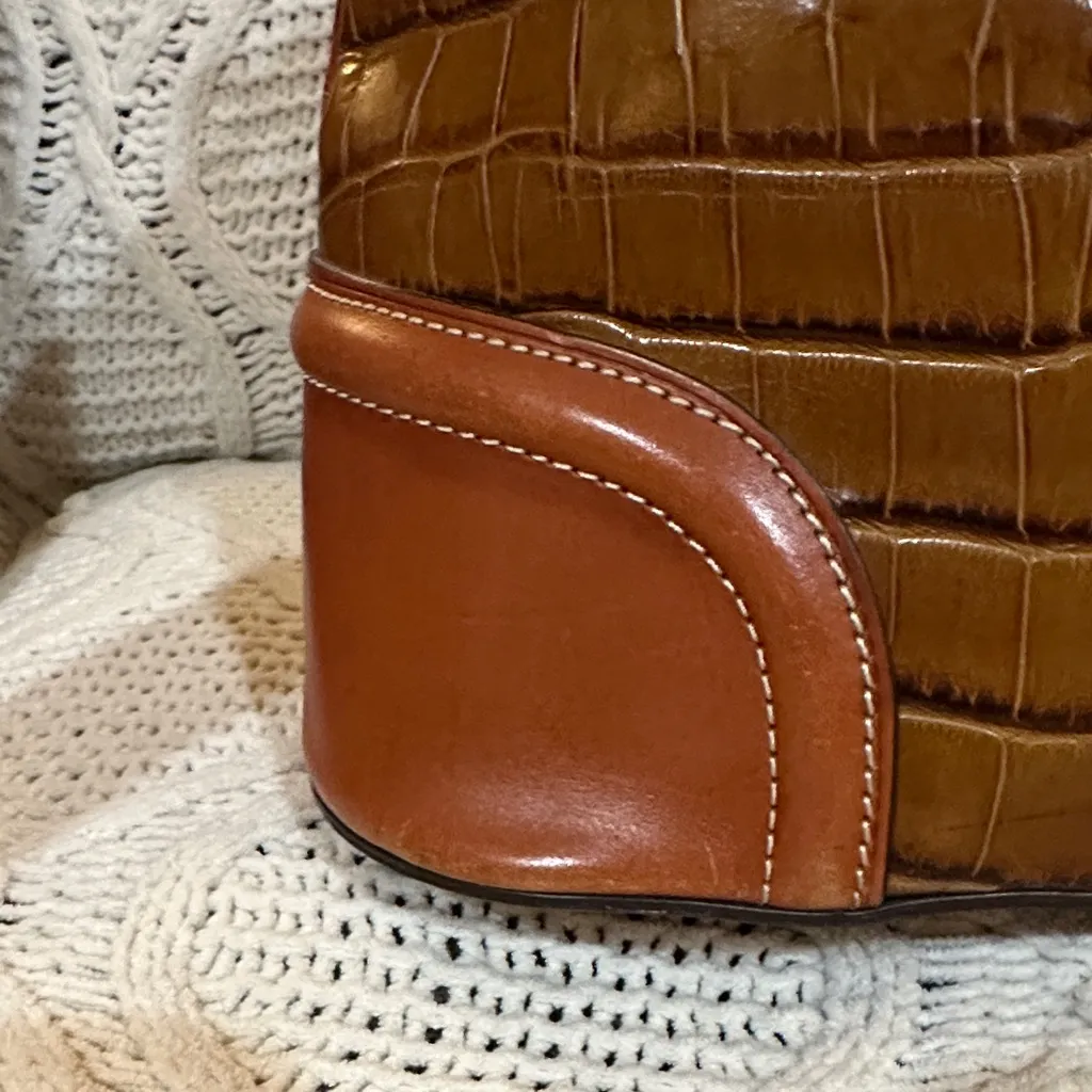 Dooney & Bourke Tan Croc-Embossed Shoulder Bag - Image 7