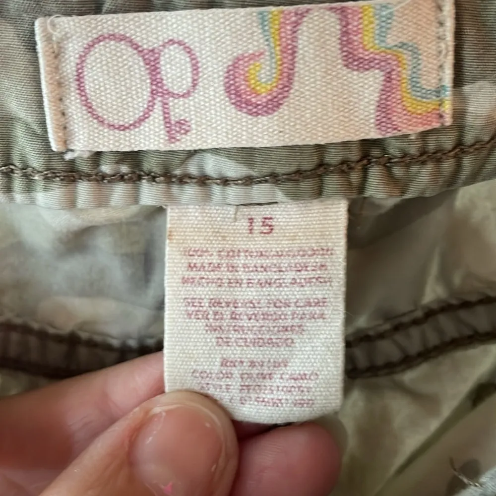 🐫🐫🐫free w/purchase🐫🐫🐫Juniors Camouflage Cargo Capris - Image 7