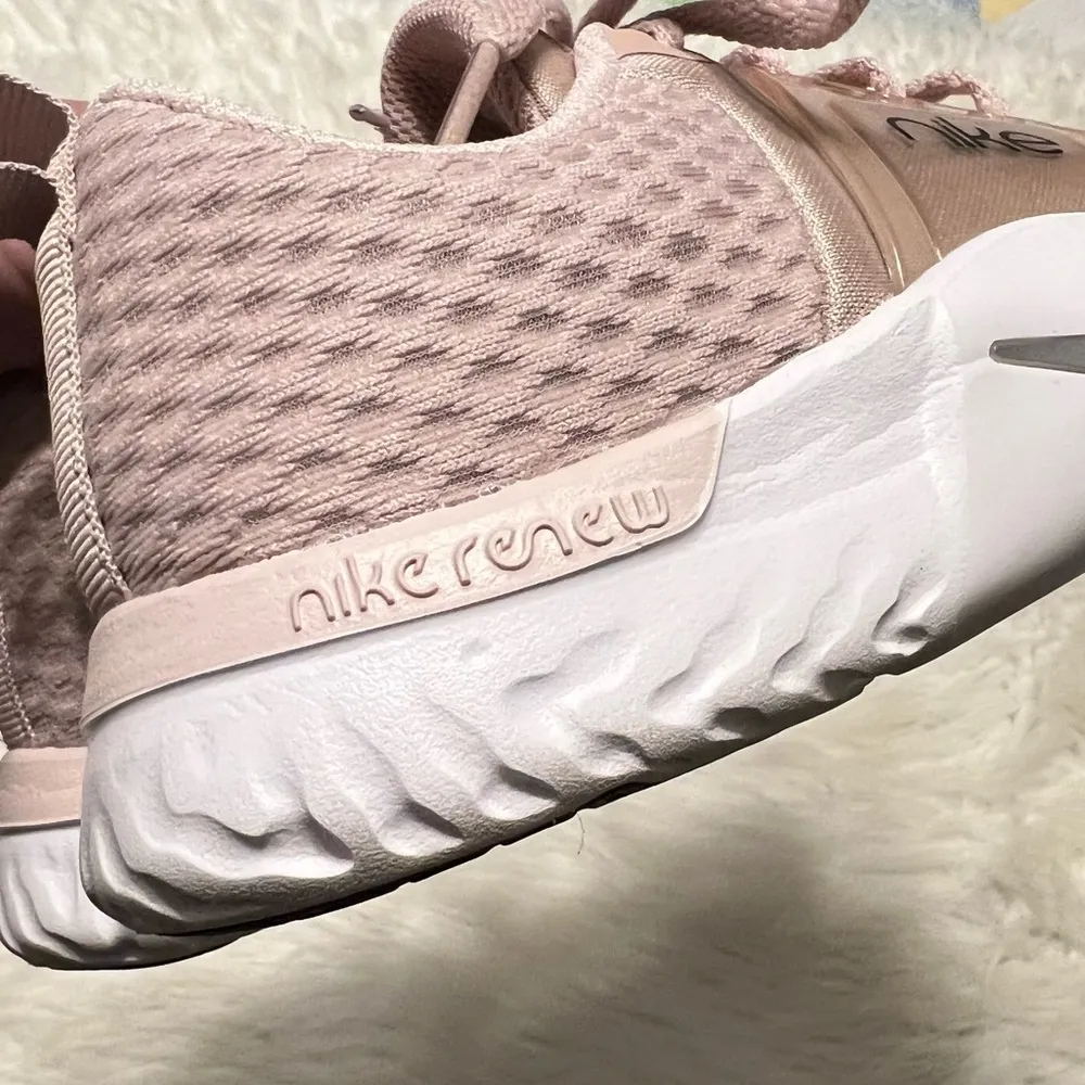 Nike Renew Sneakers Mauve Rose breathable mesh fabric lace up running size 6.5 - Image 14