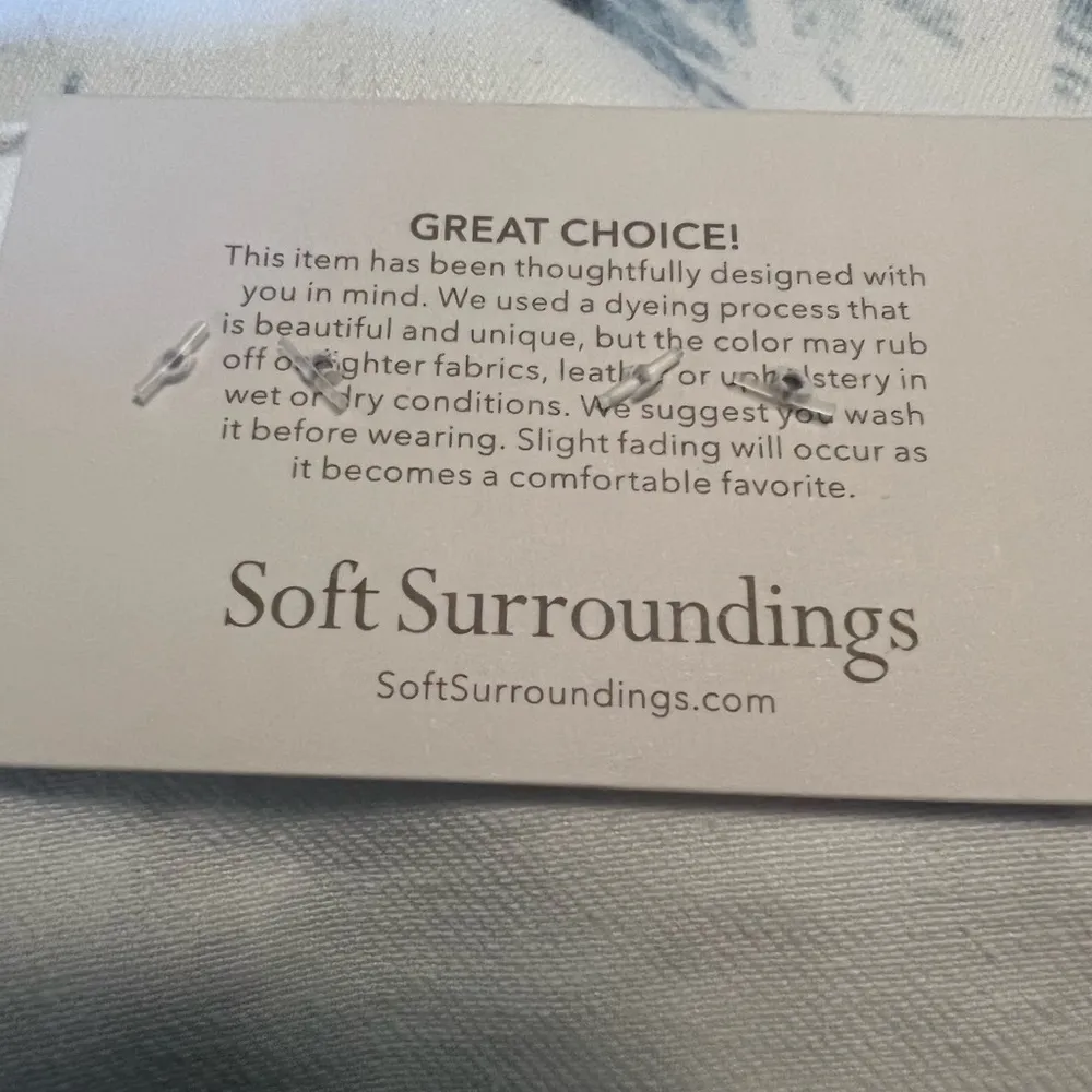 Soft Surroundings Barely Blue Floral Ultimate Denim Relaxed Shorts NWT Size 24W - Image 8