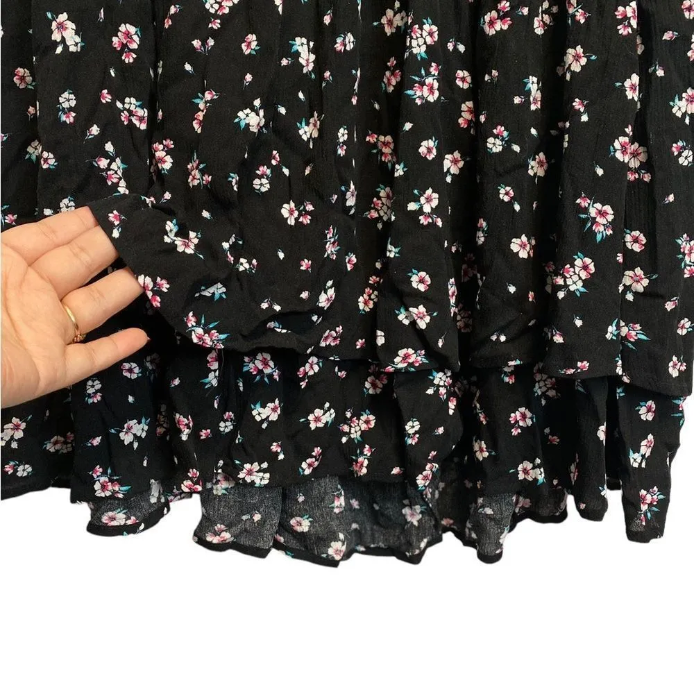 Torrid black floral Sz 2 wide waist stretchy layered mini skirt - Image 2