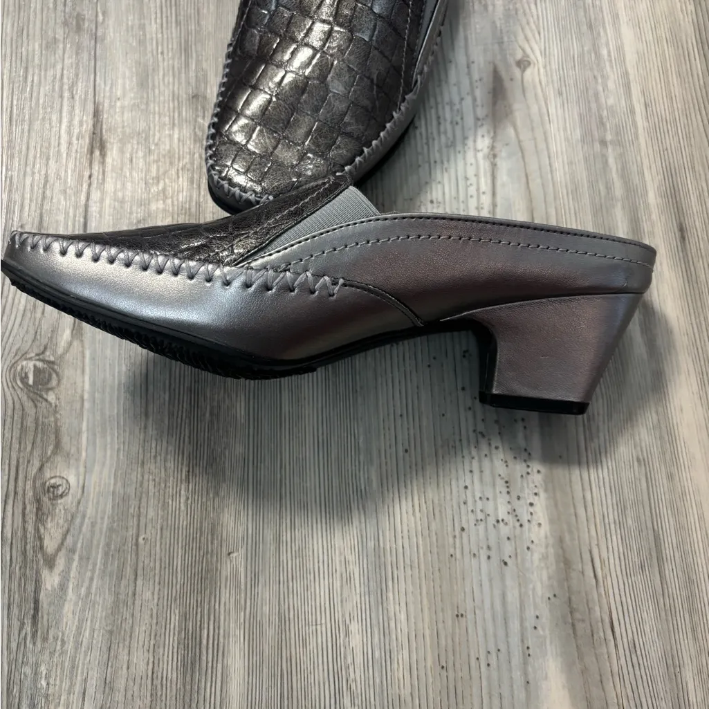 Rialto Comfort Metallic Gray Slip On Mule Heels Size 9 - Image 3