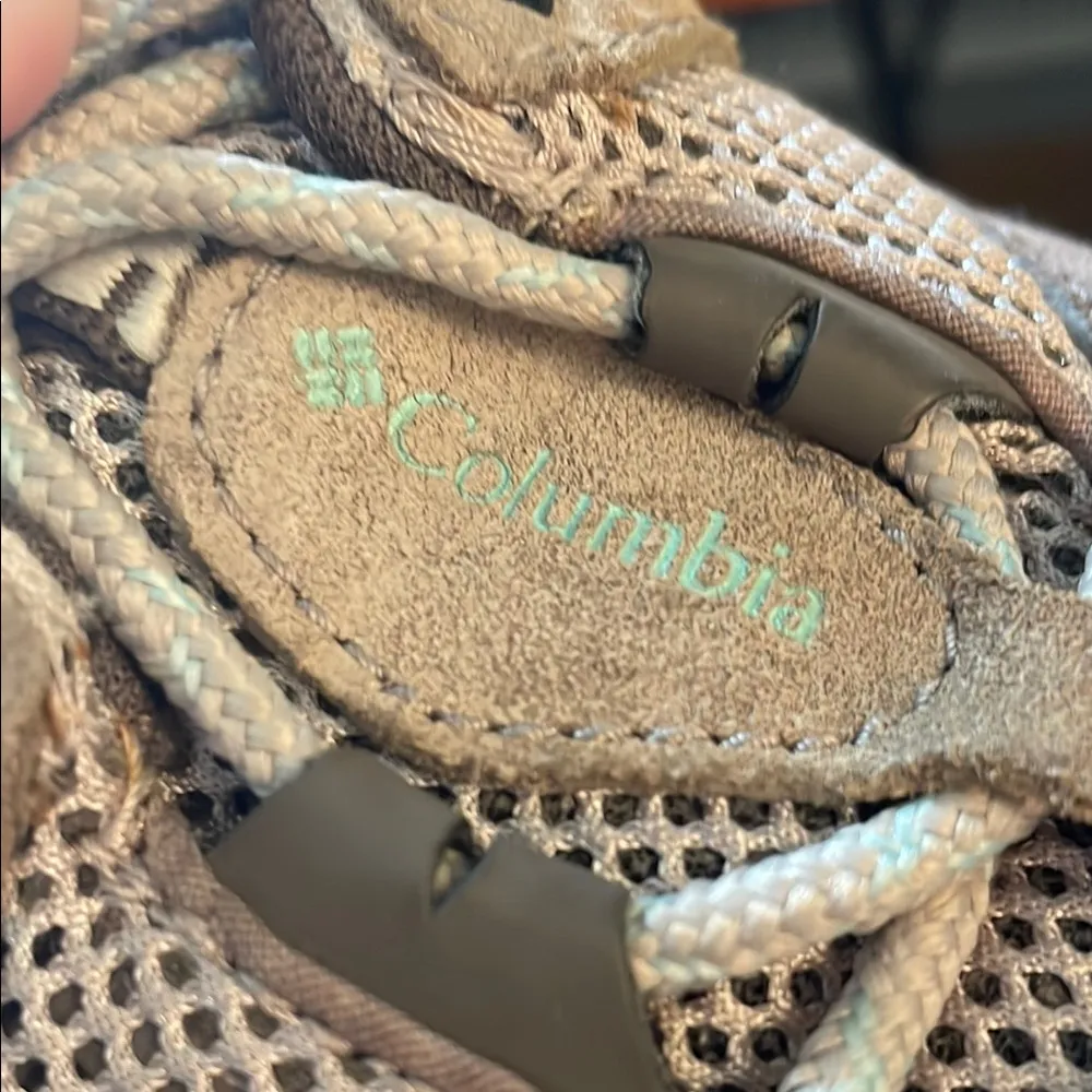 Columbia Pagora Hiking Sneakers Women’s 9.5 Outdoors Grey & Tan - Image 2