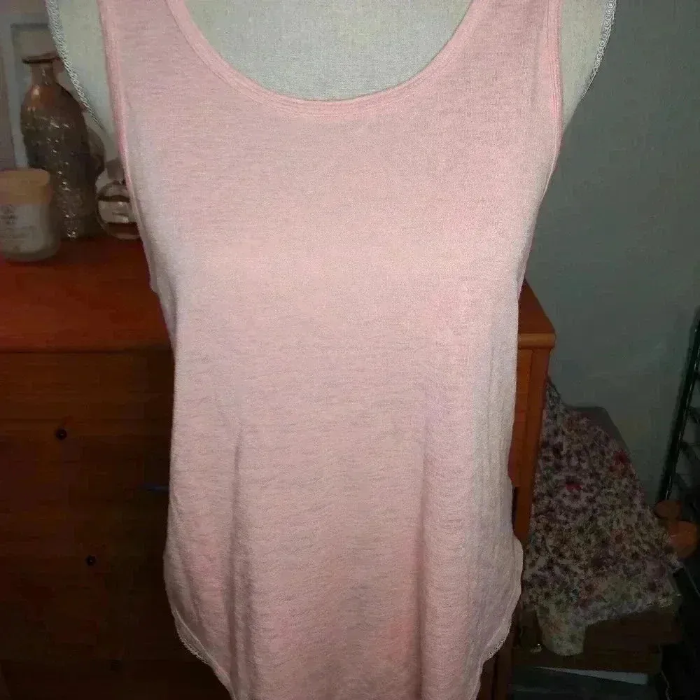 Athleta Womens Tank Top Shirt Sz M Breezy cut out sleeveless athletic - Image 4