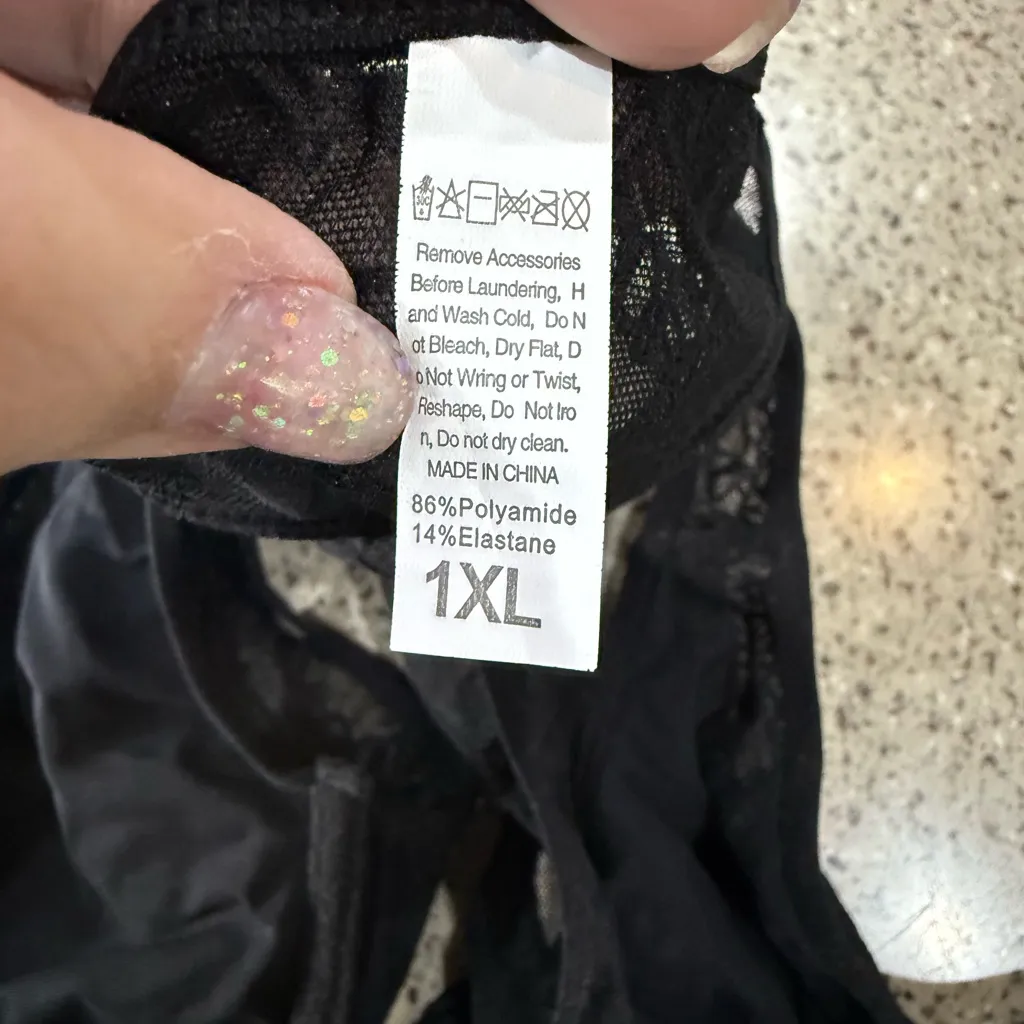 NWOT Black Lace Front Clasp Racerback Bra Size 1X - Image 3