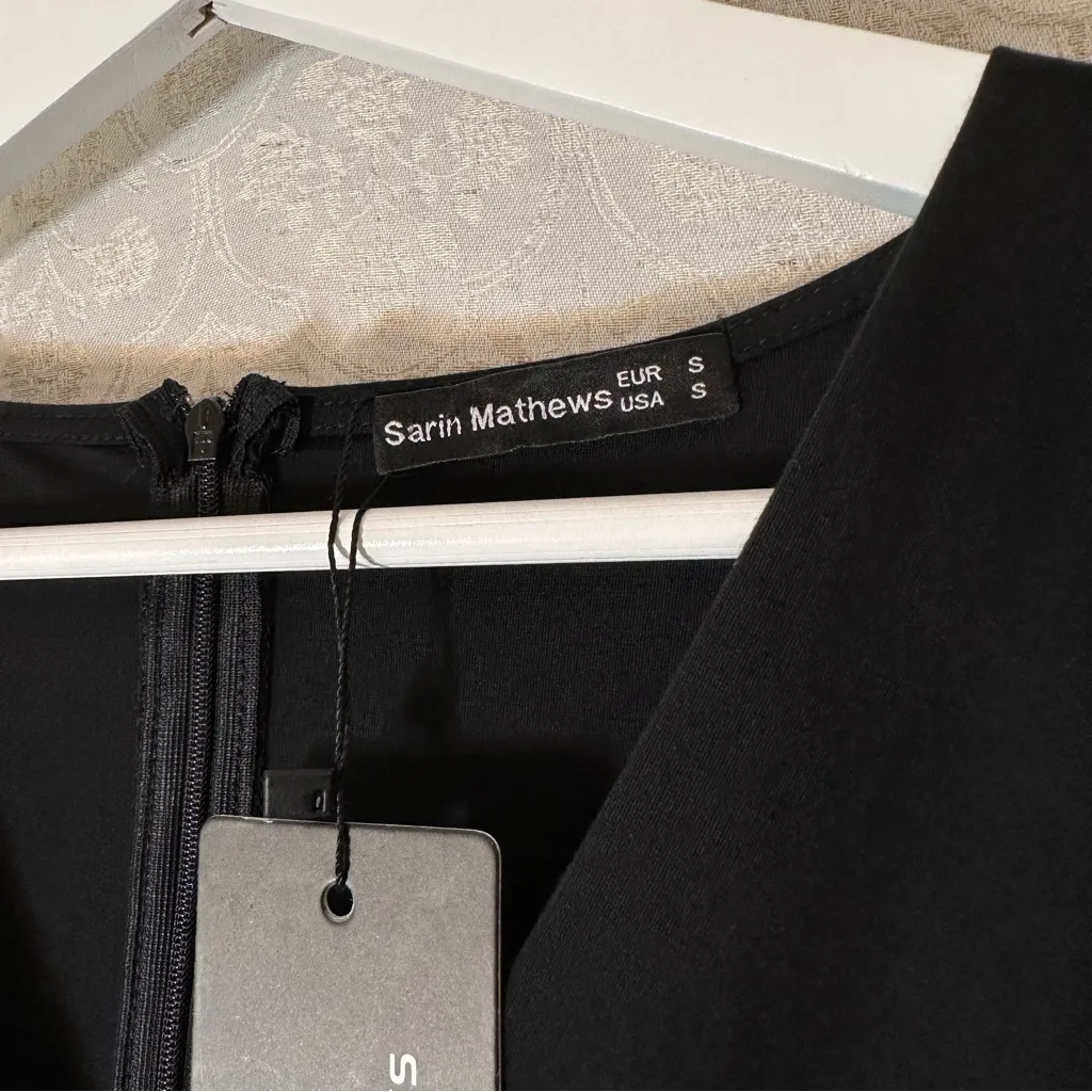 Sarin Mathews Long Sleeve BodyCon VNeck Black Mini Dress Cocktail Small NWT - Image 9