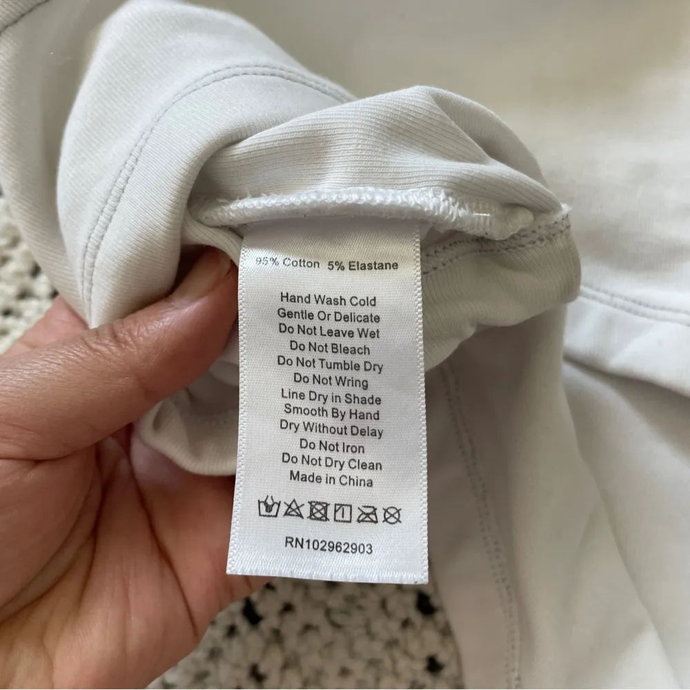 LowLow NYC Back Cutout Scoop Neck Sleeveless Workout Tank Top White (Small) Silver - Image 8