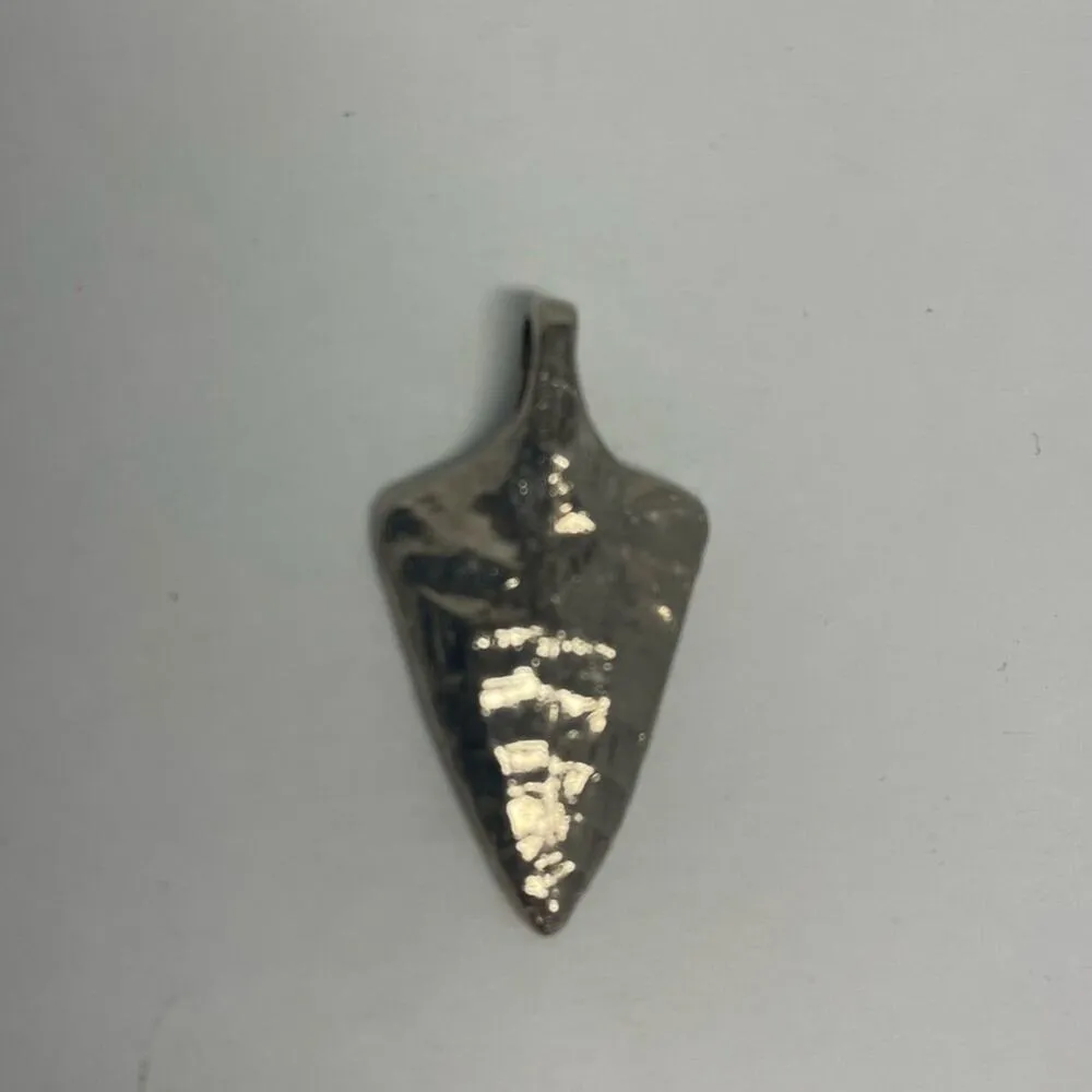 Vintage Silver Toned Hammered Arrowhead Pendant Charm - Image 4