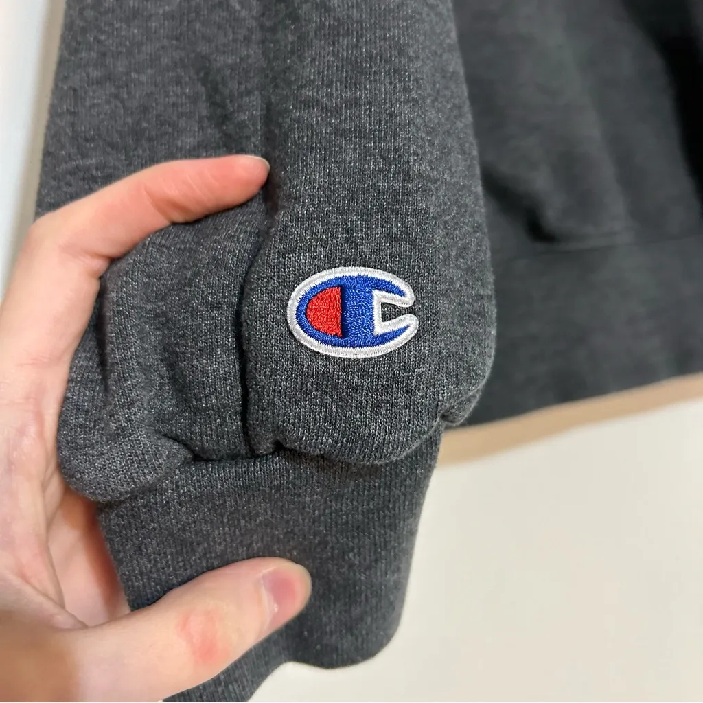 Champion Loyola University Chicago Gray Crewneck Sweatshirt Size Medium Varisty - Image 8