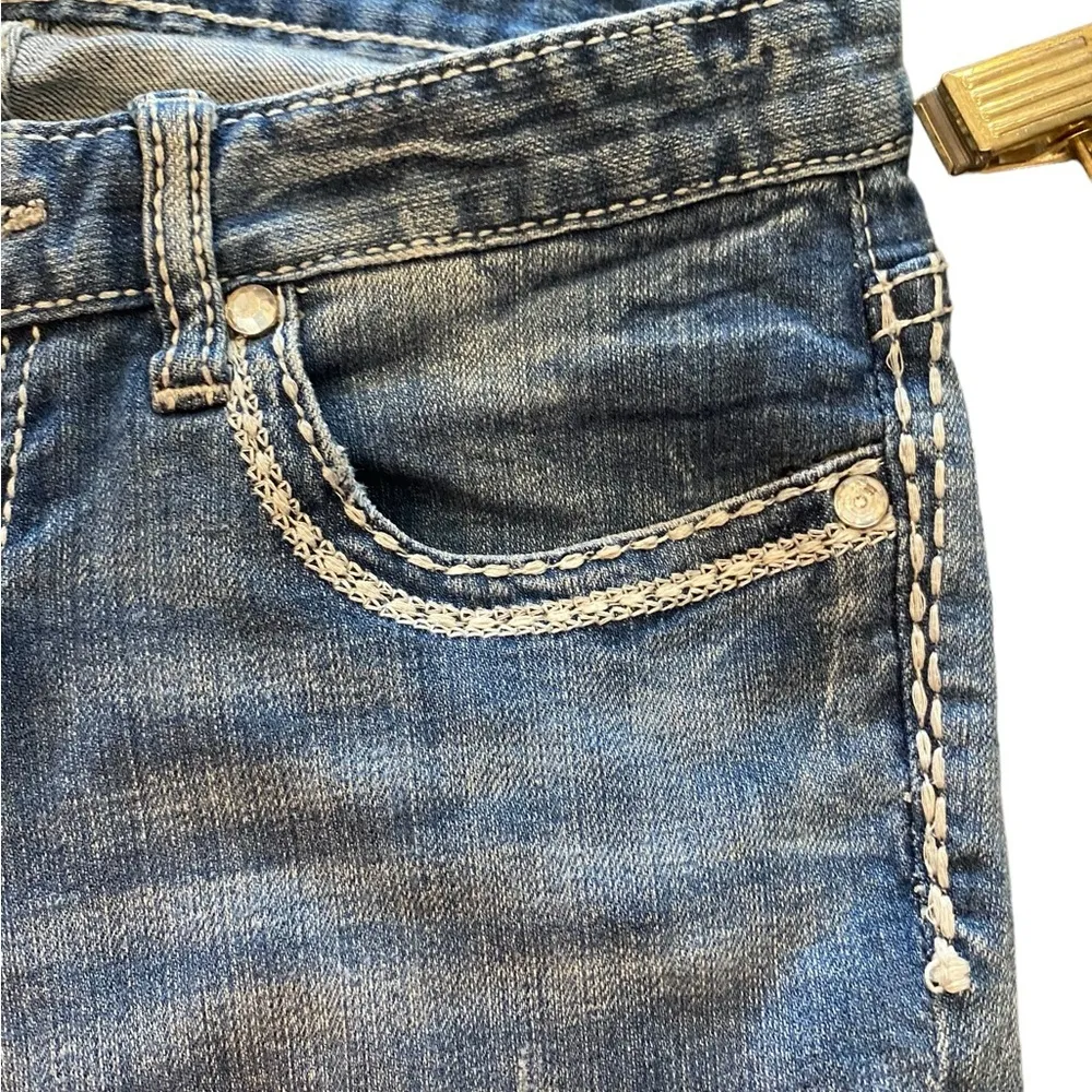 Day trip Leo  vintage Y2K distressed embroidered stitch jeans - Image 6