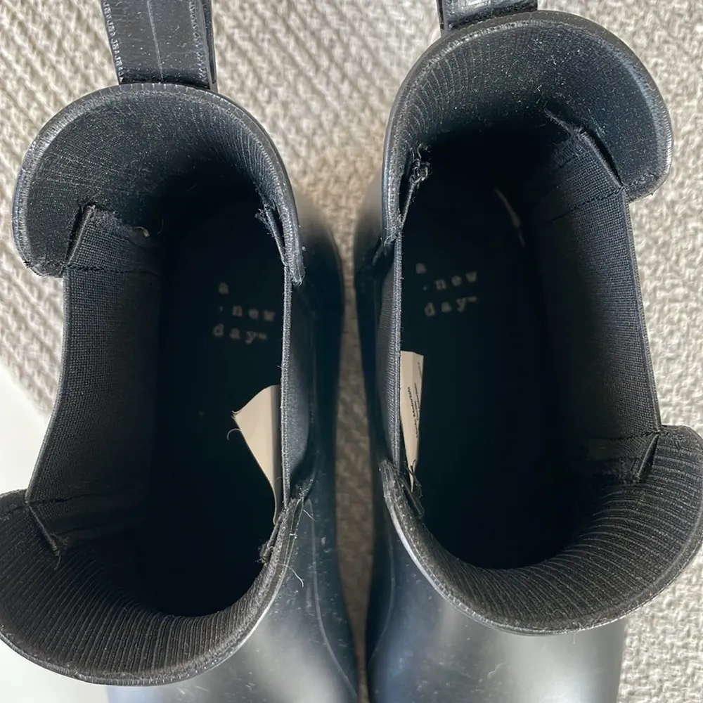 A New Day Black Ankle Rain Boots Booties Size 9 - Image 4