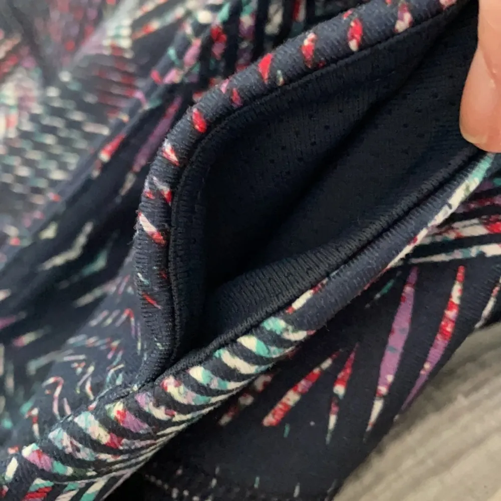 Patagonia Workout Printed Crop Leggings Small - Image 4