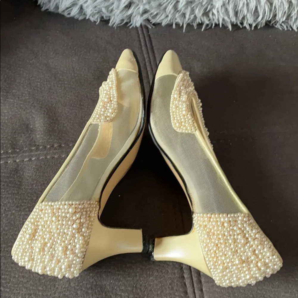 J. RENÉE Faux Pearl & Net Cream Color Heels 5.5 - Image 6