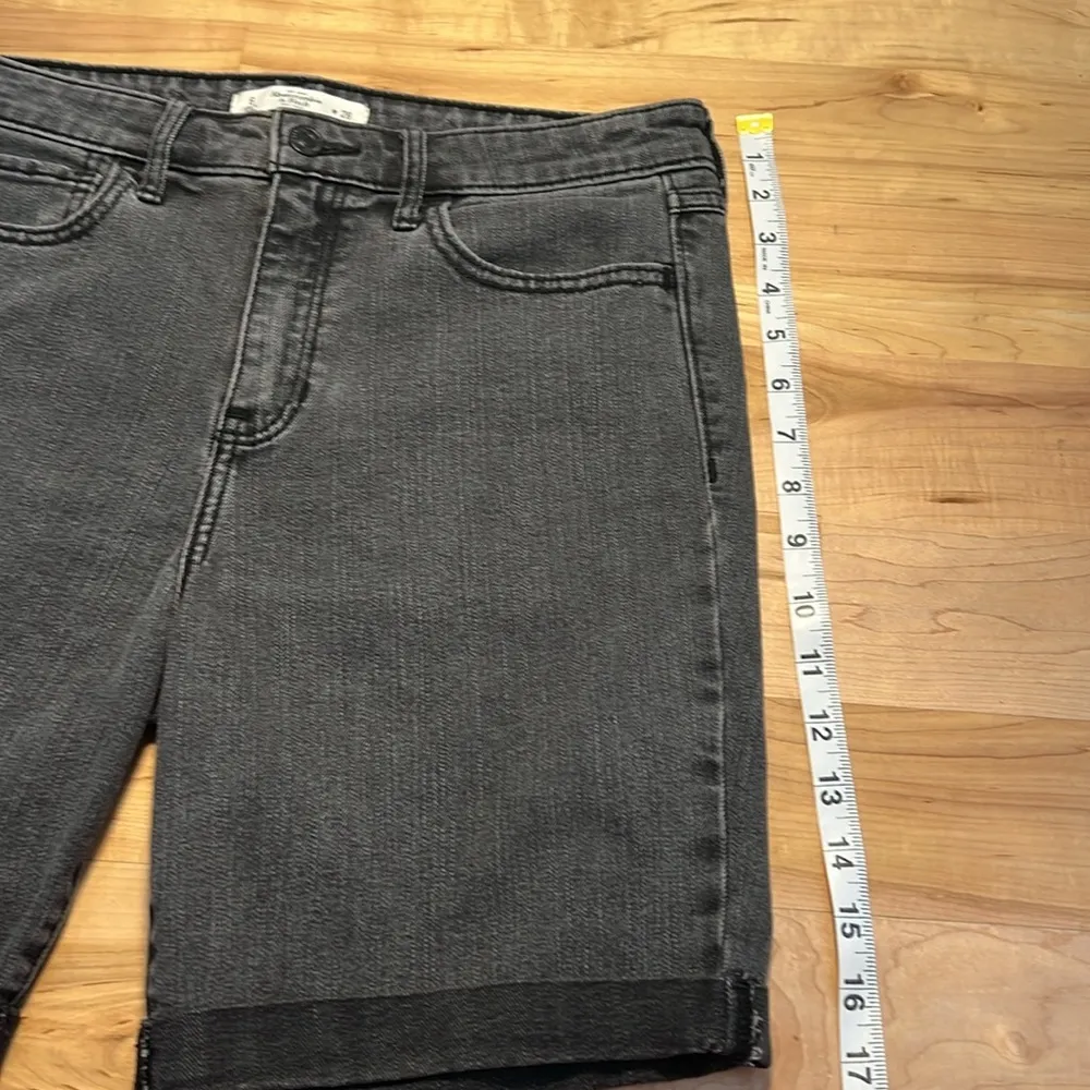 Abercrombie & Fitch Light Black Jean Shorts - Size 28 - Image 8