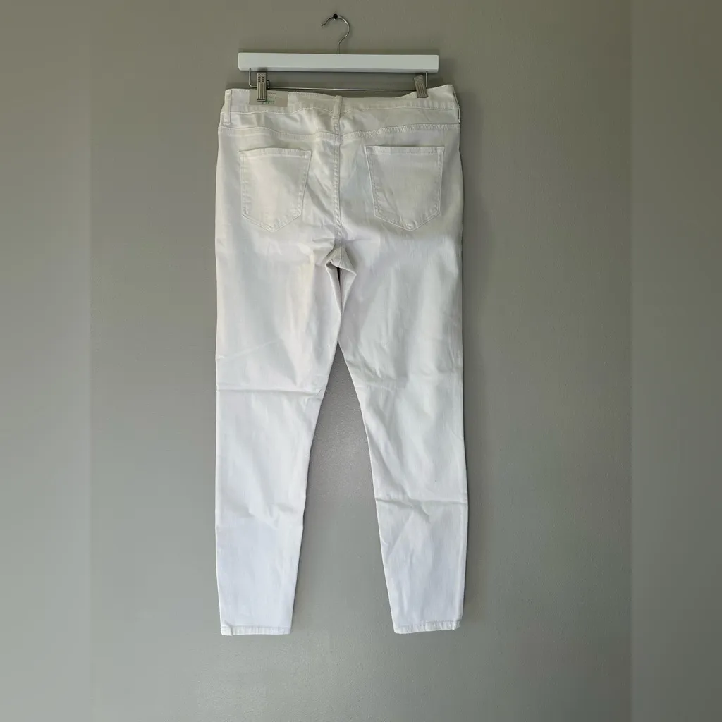 NWT White Maurice’s Jegging - Image 4