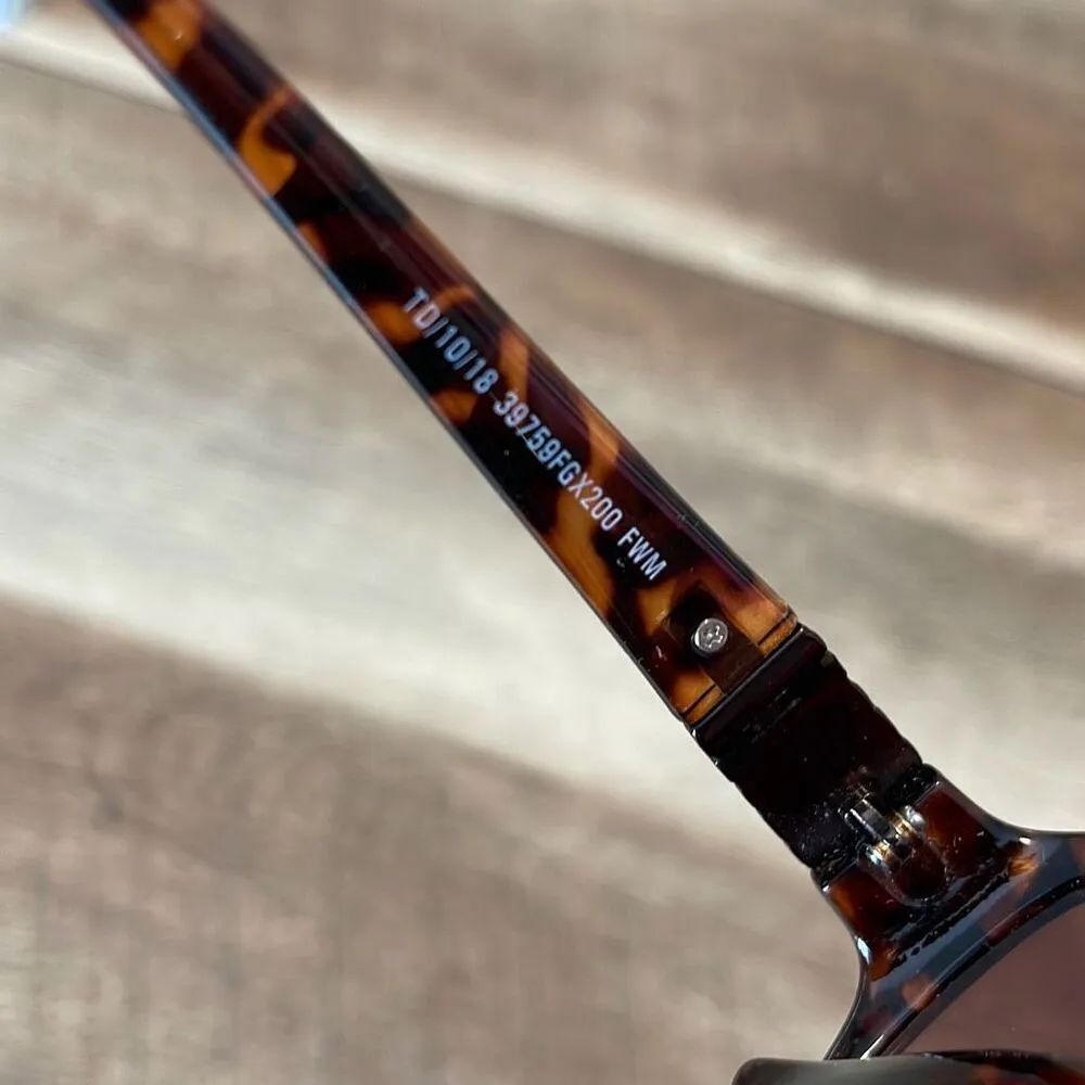 Foster Grant Women's Tort Rectangle Sunglasses T07 Brown - Image 6