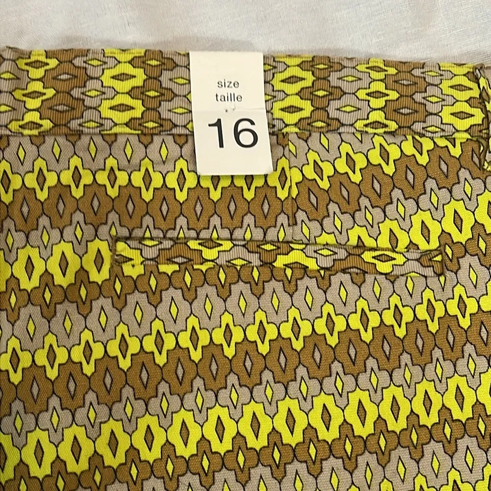 Joe Fresh Geometric Print Women’s Shorts 16 - NWT - Image 4