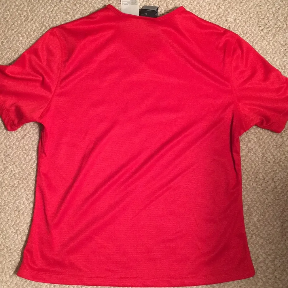 NWT-women’s  red short sleeve dri-fit shirt - Image 3