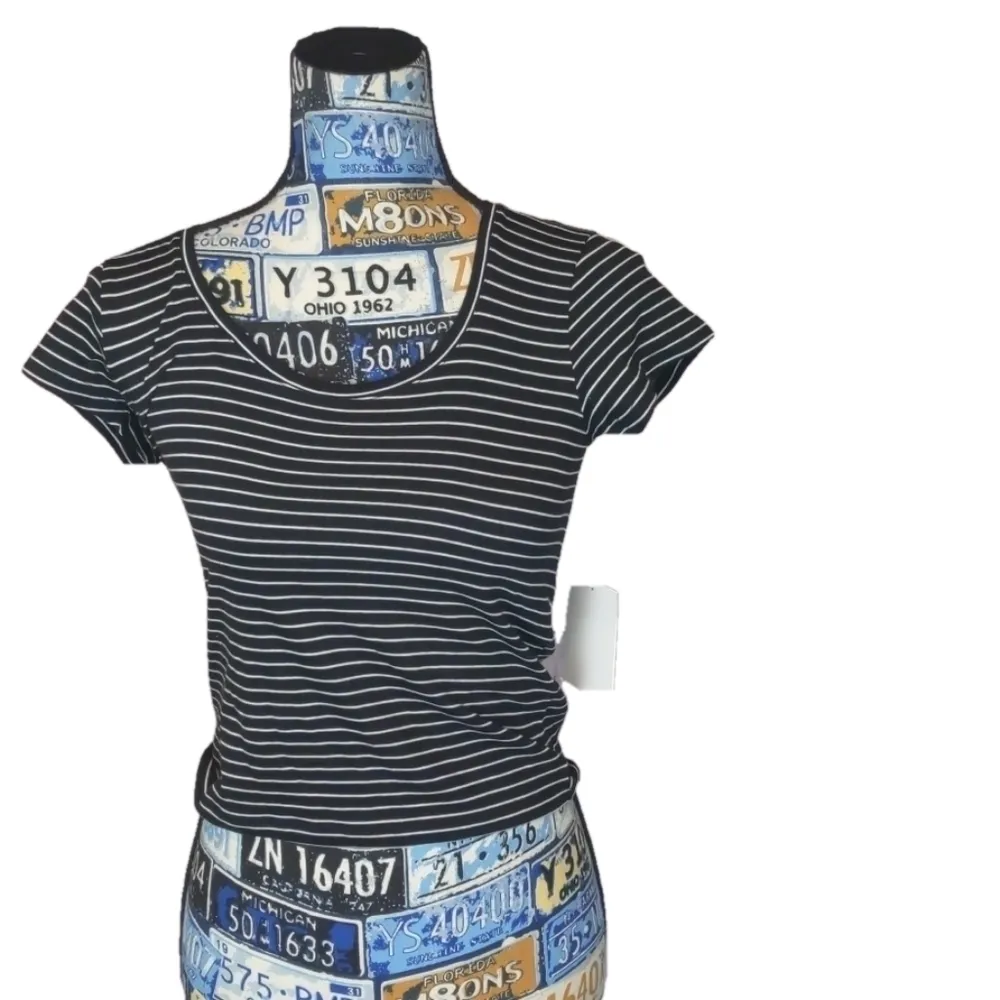 Frame DENIM Frame le high rise scoop tee size XS - Image 2