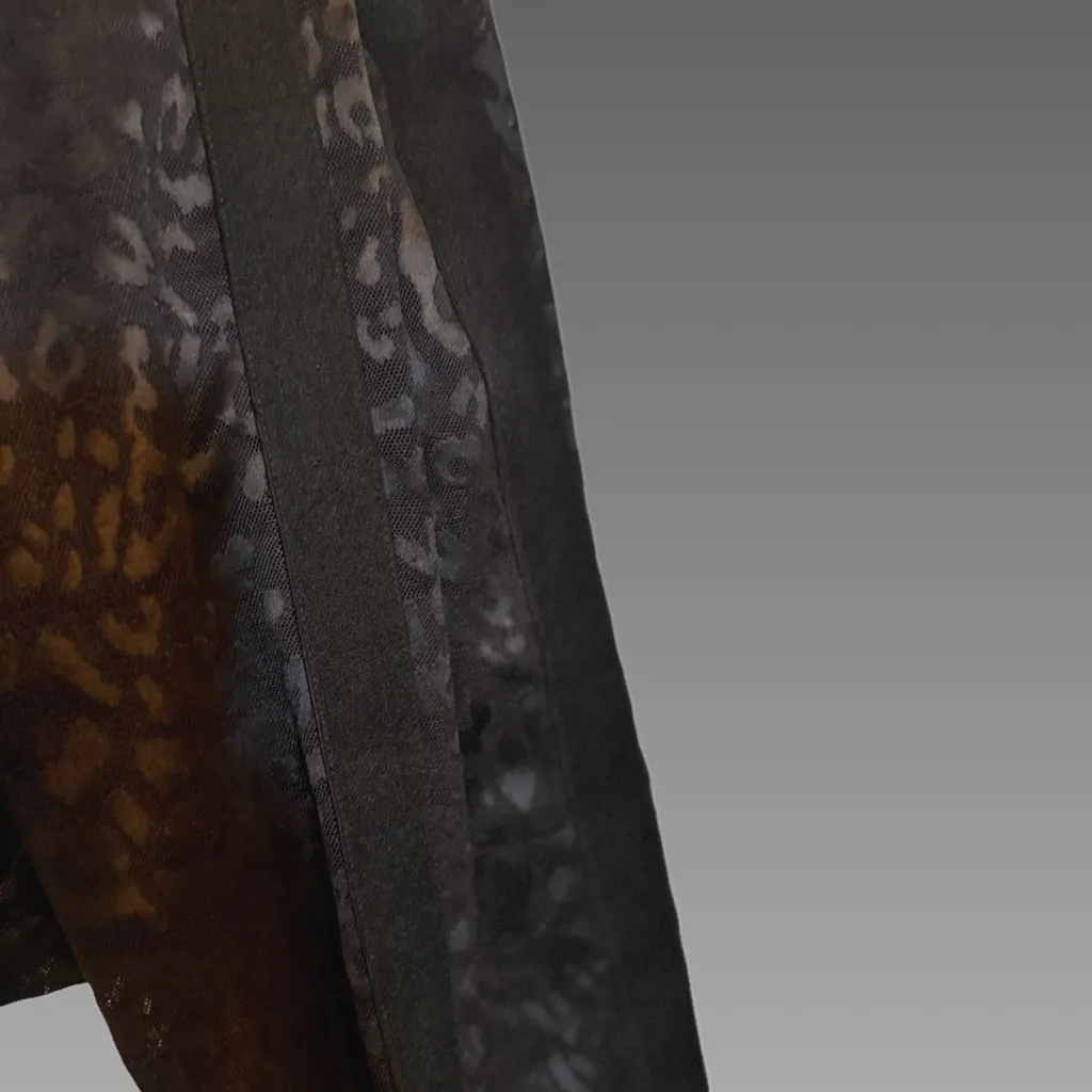 *NWOT* VICTORIA'S SECRET Leopard Cheetah Pink Long Sleeve Mesh Crop Top Size XS - Image 4