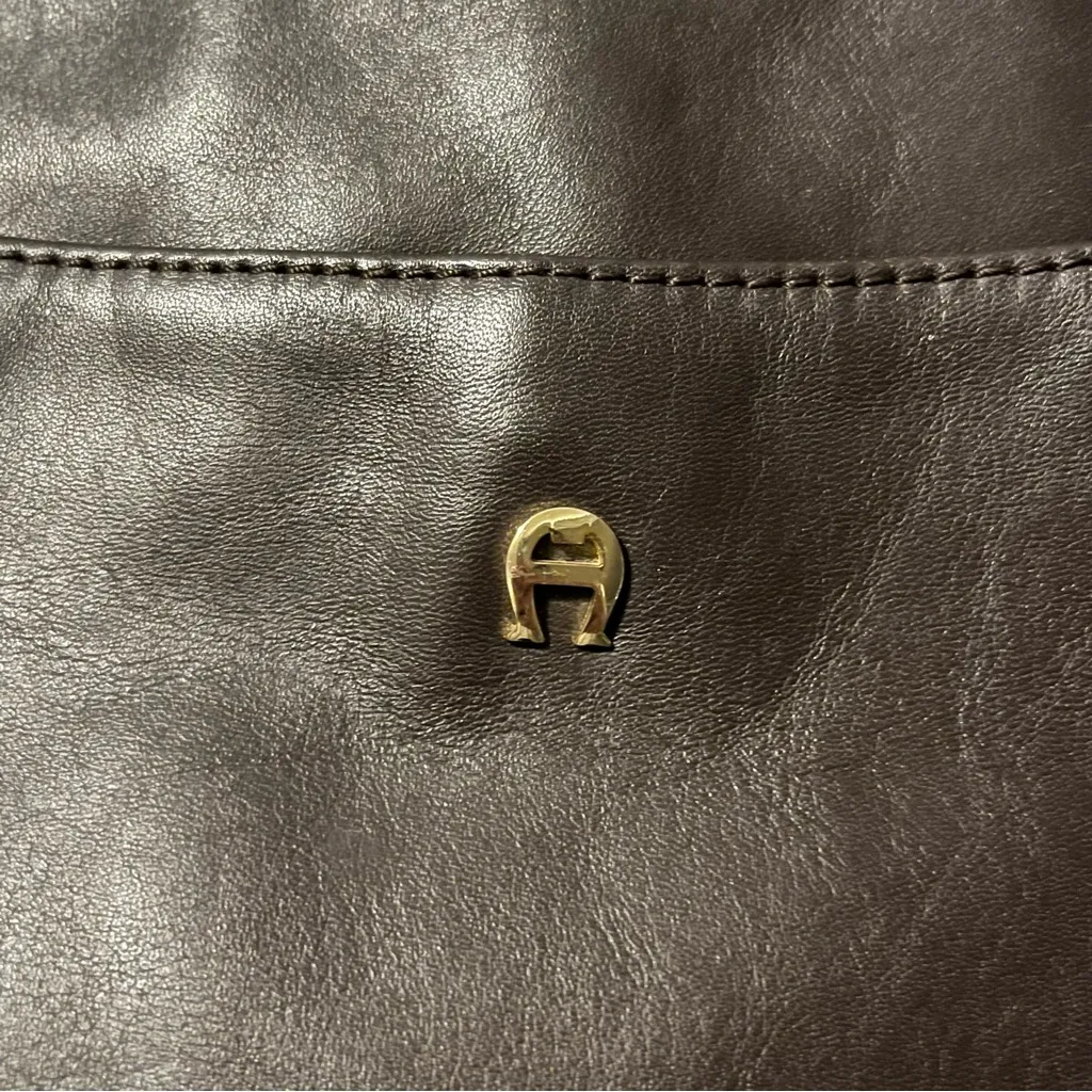 Aigner Brown Leather Shoulder Bag with Adjustable Leather Strap, VGUC - Image 2