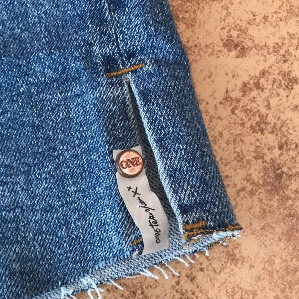 One teaspoon ladies distressed denim mini skirt size 29 - Image 10