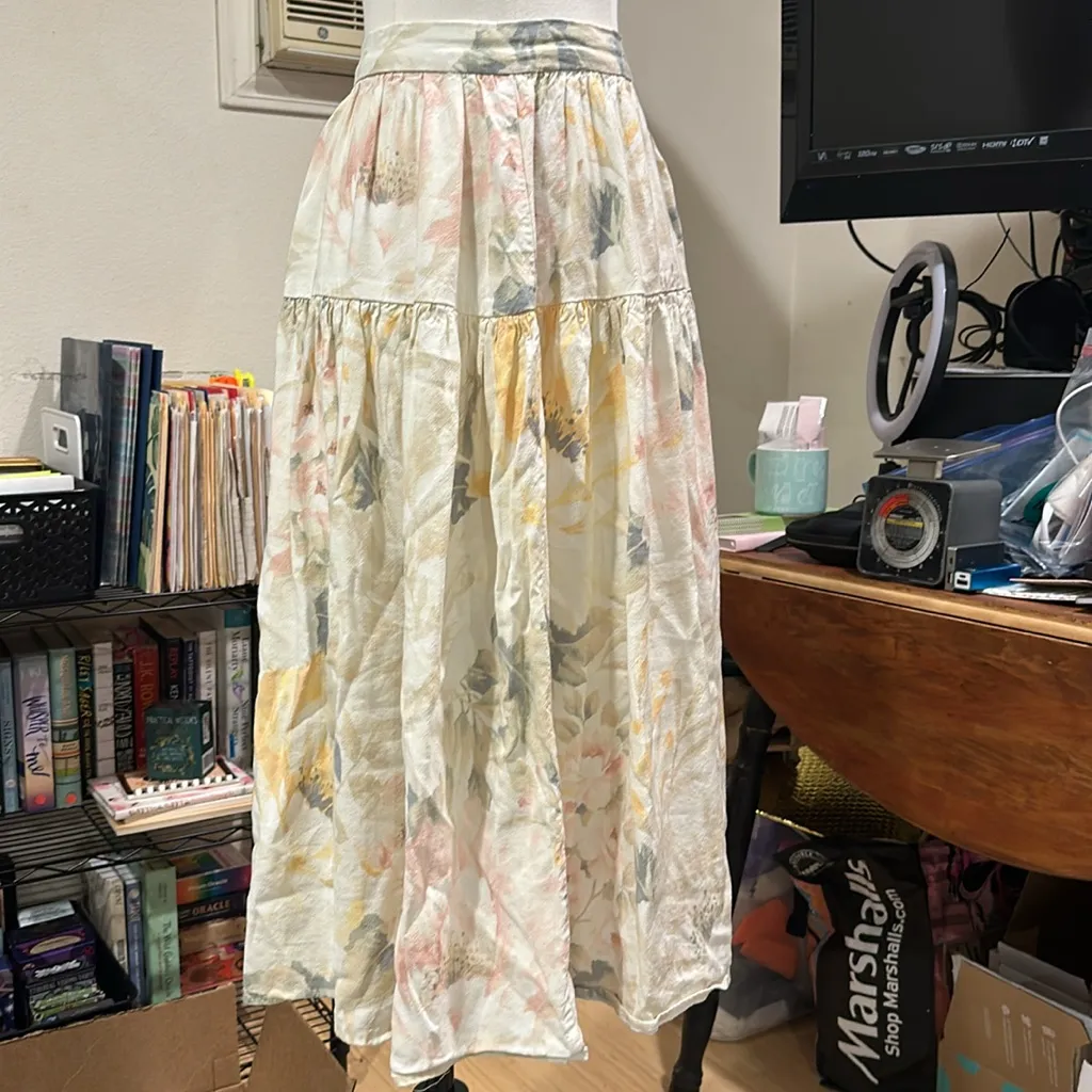 Floral patterned skirt - Image 2