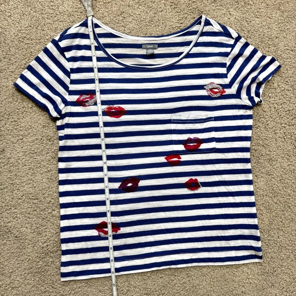 mariner stripe glitter kiss print graphic t-shirt, size XS - Image 8