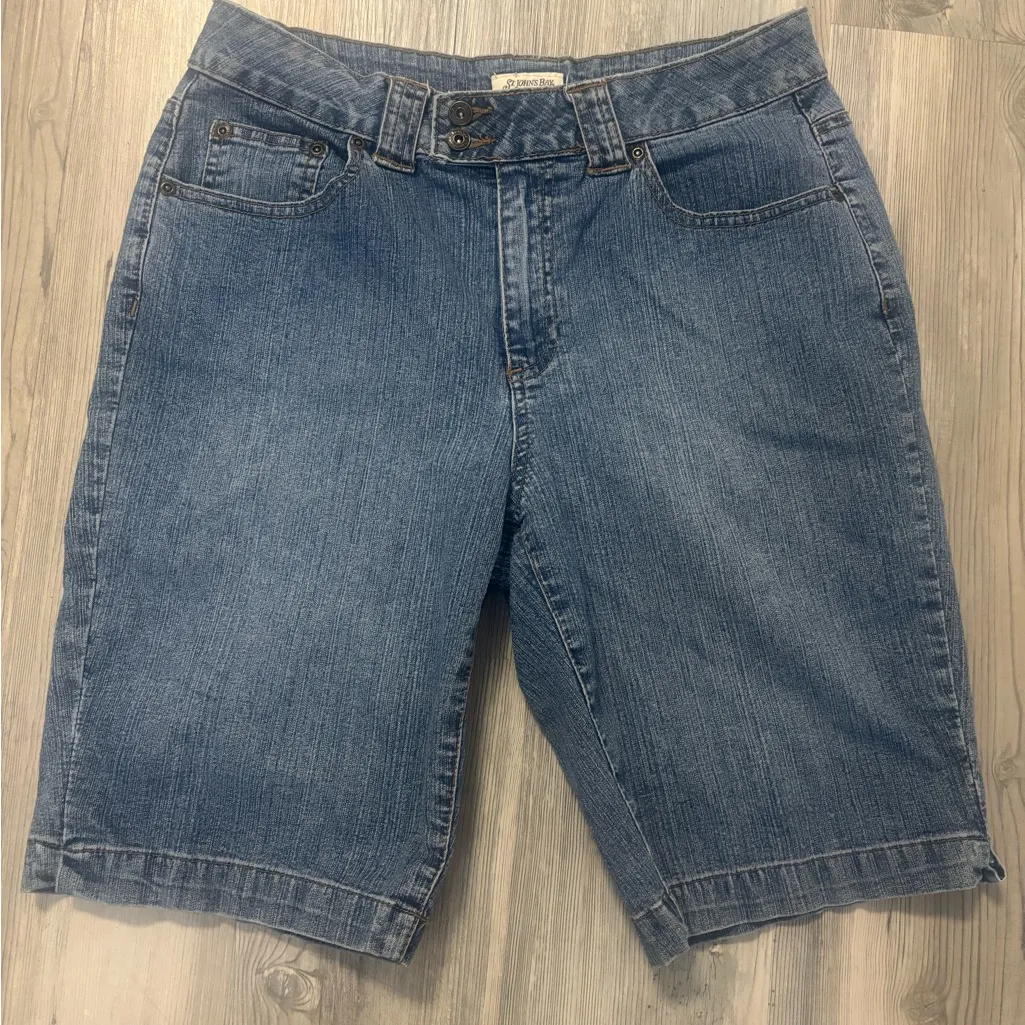 St. John's Bay Blue Women's Bermuda Shorts - Image 6