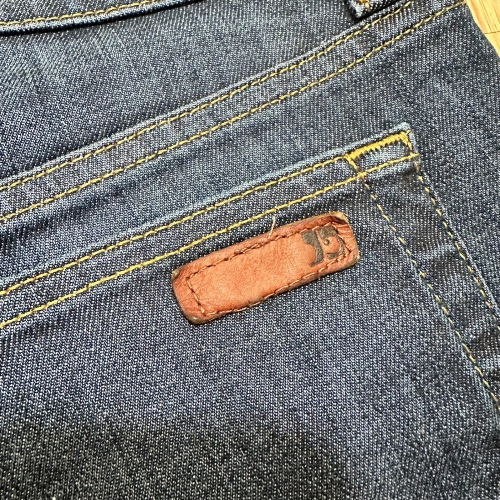 JOE'S JEANS | Women's Dark Wash Cutoff Frayed Hem Marisela Denim Shorts, Size 30 - Image 5