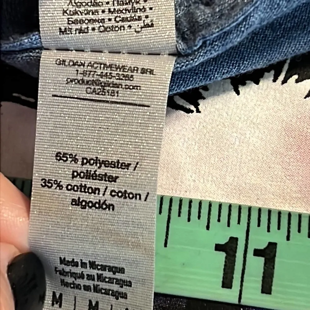 GILDAN women's med casual t-shirt The Grinch Christmas holiday shirt messy hair - Image 7