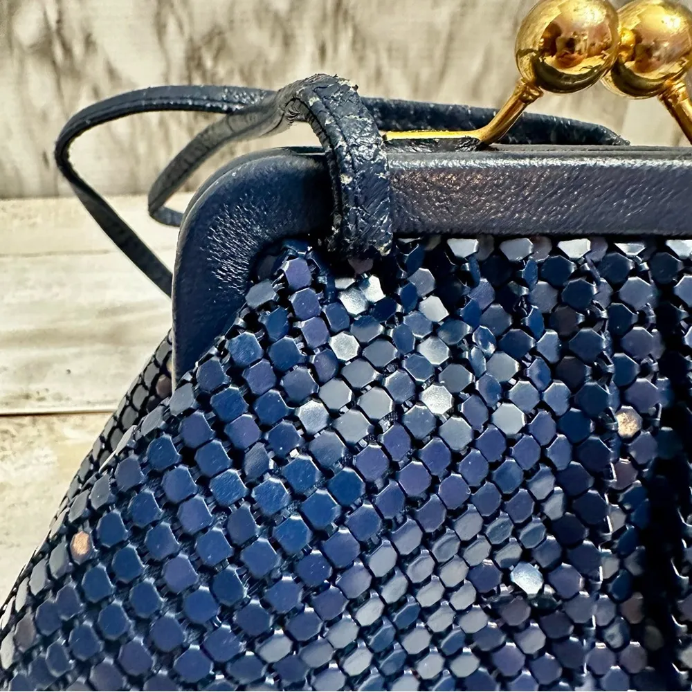 Dark Blue Chain Mail Purse Hand Crossbody Bag Goldtone Kiss Lock Closure 70s 80s - Image 11