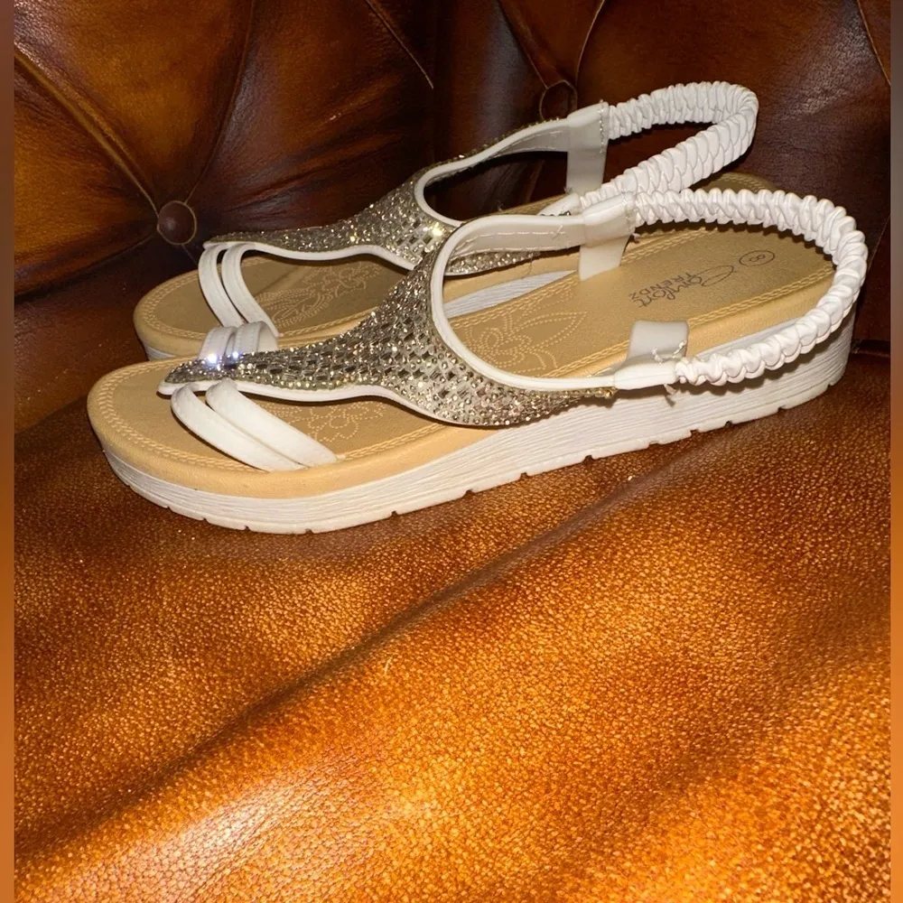 EUC COMFORT TRENDZ Low Wedge Heel Diamante T - Image 4