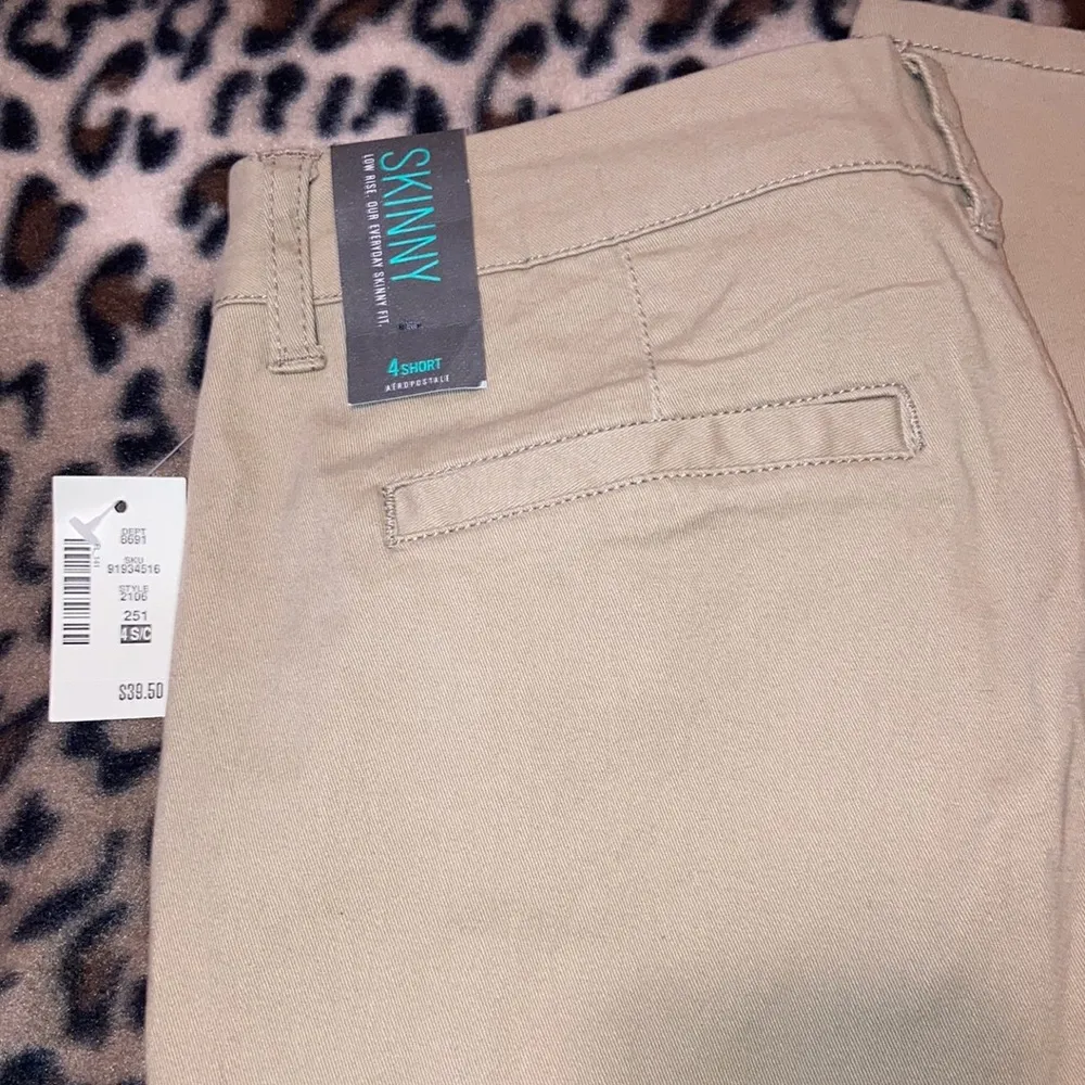 AEROPOSTALE Khaki Pants Women’s Size 4 Short Low Rise Skinny Pants Khaki Chinos - Image 5