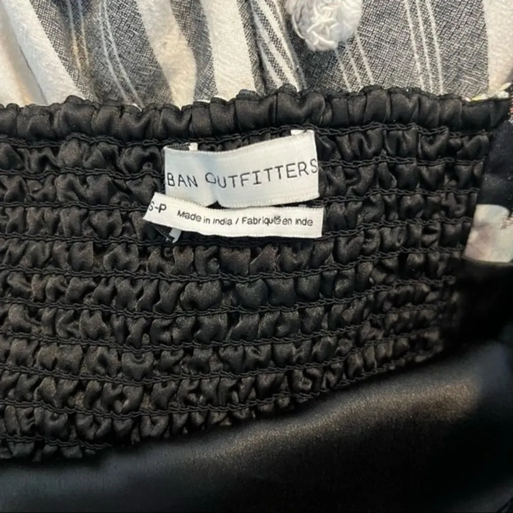 URBAN Outfitters mini dress floral chic trendy small - Image 7