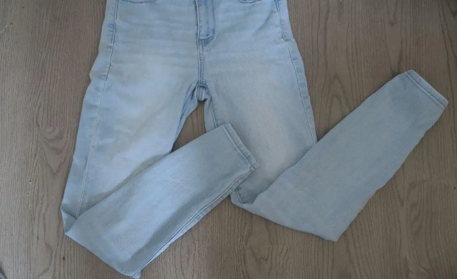 American Eagle Outfitters next level stretch hi-rise jegging denim jeans in light wash blue size 4 short. - Image 4