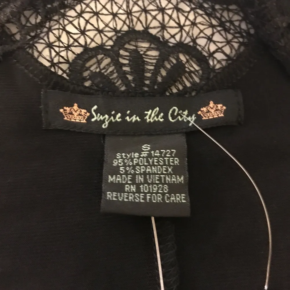 🌺 3/$20 SALE NWT Black Dressy Cowl Neck Lacy Top - Image 7