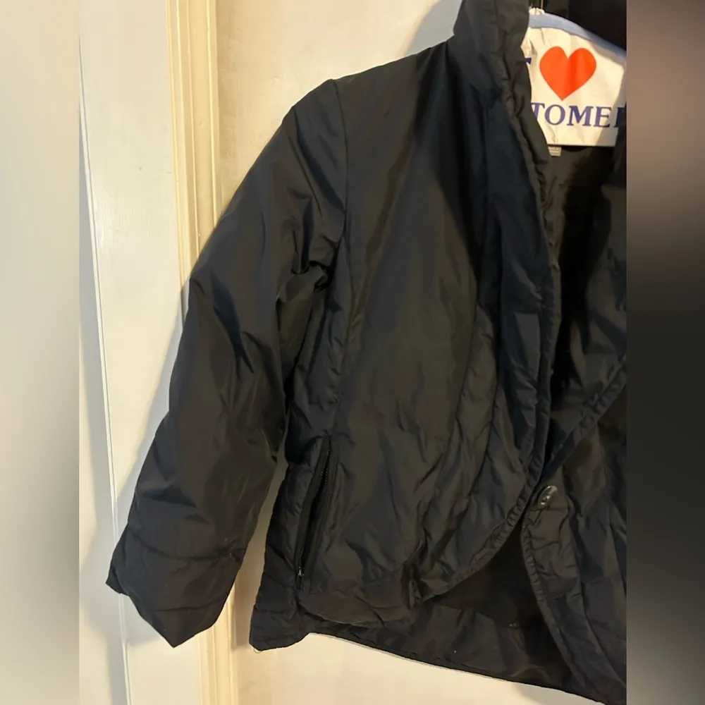 J.Jill black size medium puffy jacket. Preowned good condition. Make an … - Image 3