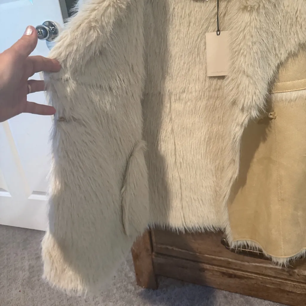 Elan NWT Cream and Tan Faux Fur Vest - Image 6