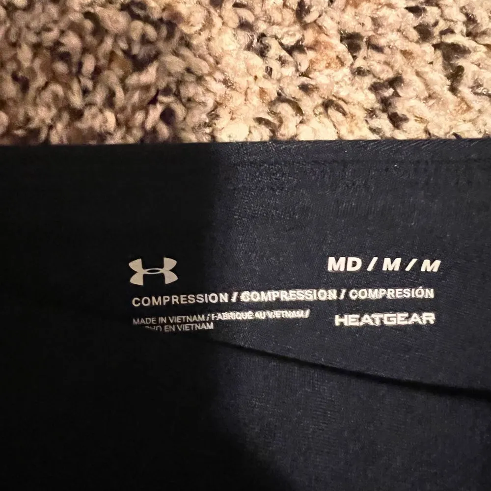 Under Armour Athletic Capri Leggings Geometric Print Compression Workout Pants M - Image 4