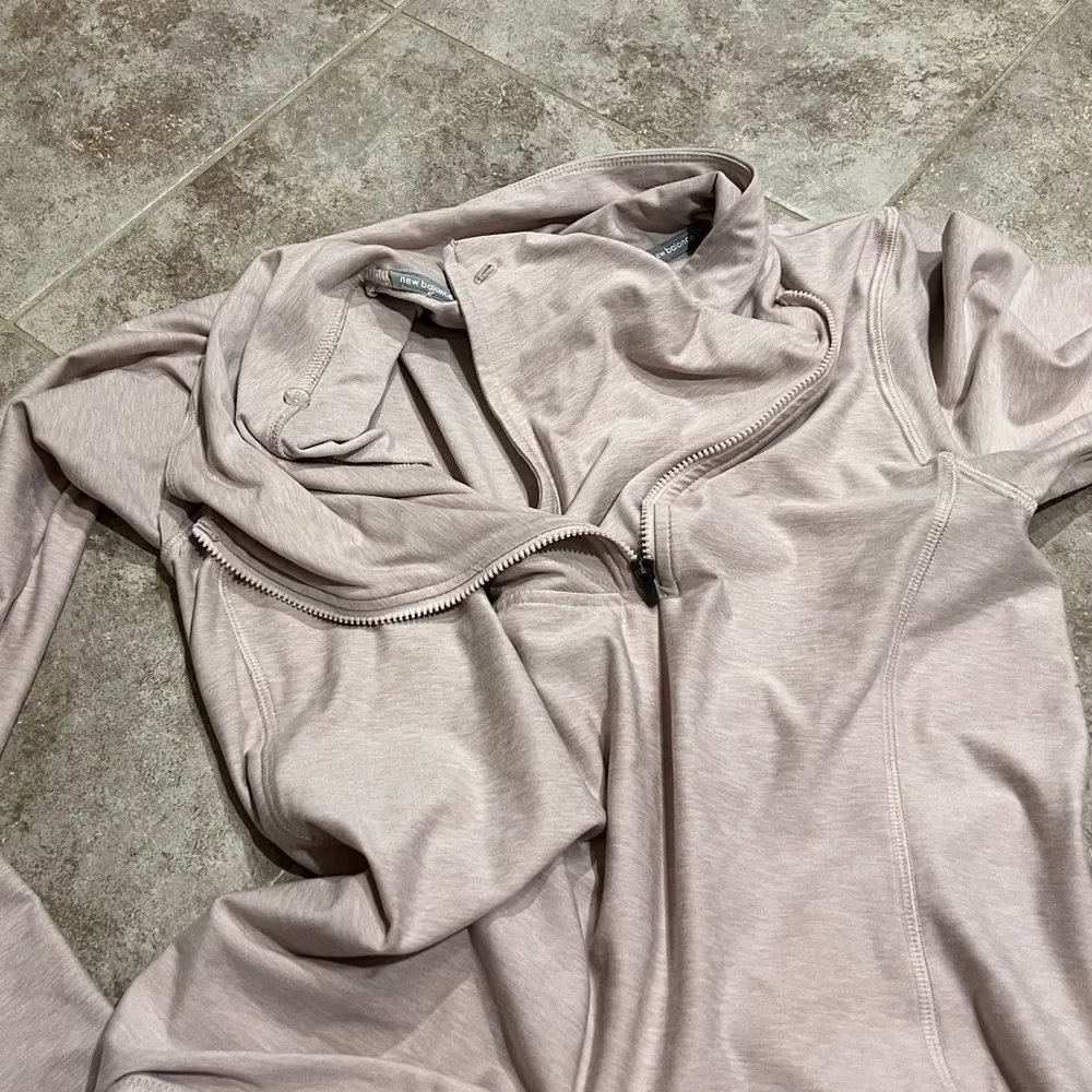 NWOT New Balance Long Sleeve Athletic Pullover Light Pink 1/4 Zip Top Medium - Image 6