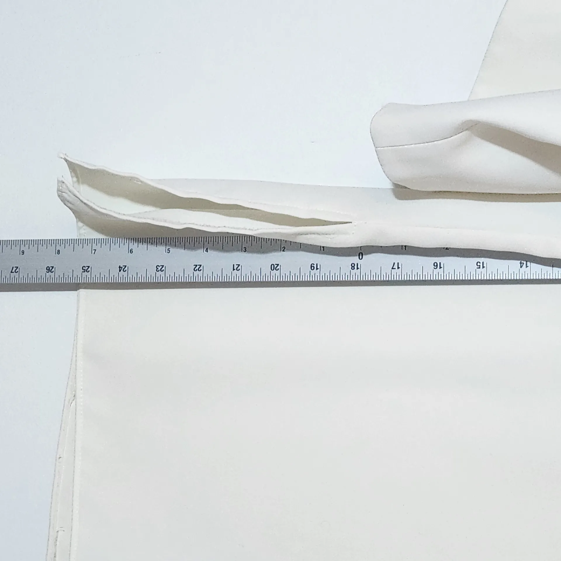 Amanda Uprichard Cream Blouse with Full Elbow Sleeves Size Medium - Image 6