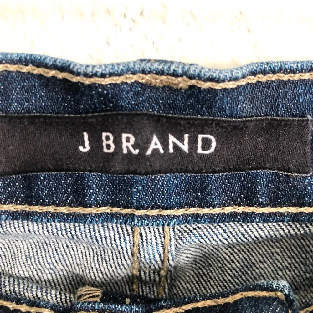 J Brand Rosalie Denim Skirt in Isolated. Size 27. - Image 7