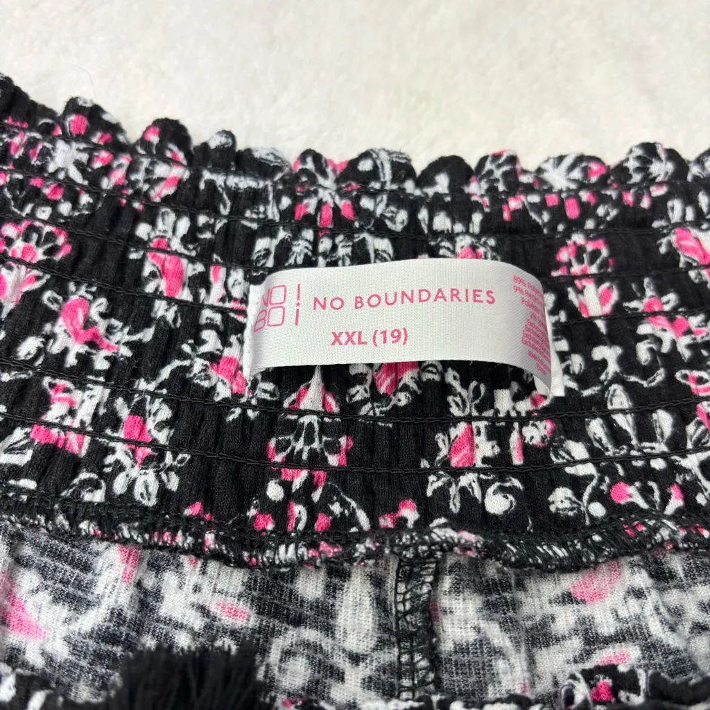 No Boundaries Black and Pink Floral High Waist‎ Shorts size XXL (19) - Image 7