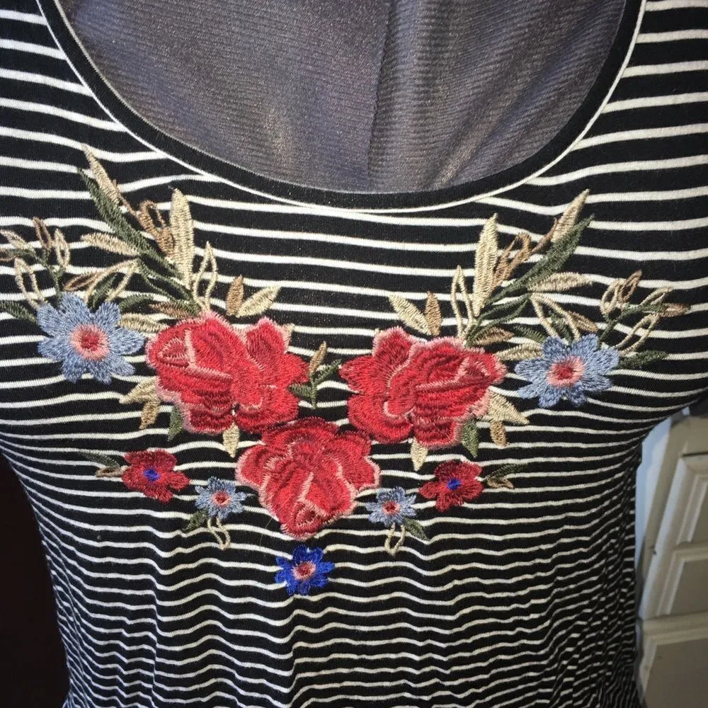 American Eagle embroidered stripe Soft & Sexy top - Image 2