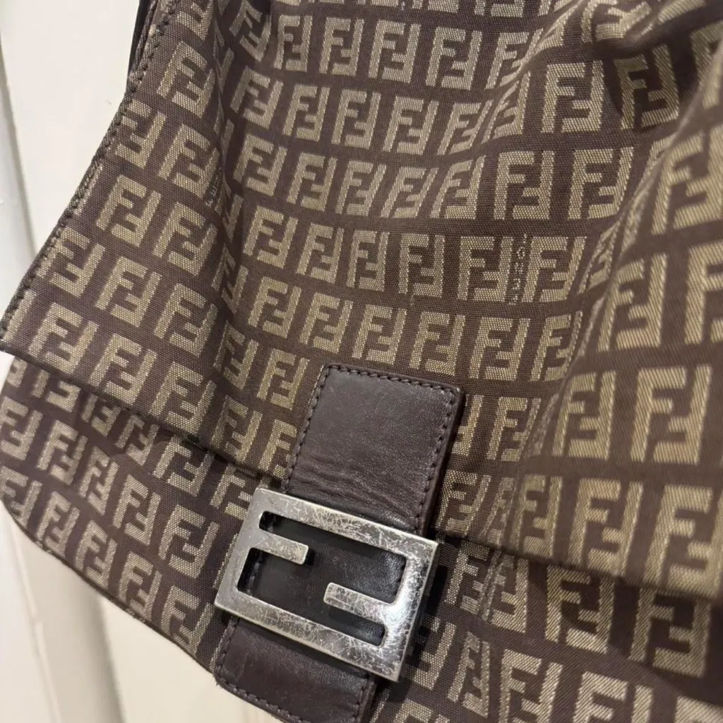 Fendi Mama Baguette Shoulder Bag - Image 4