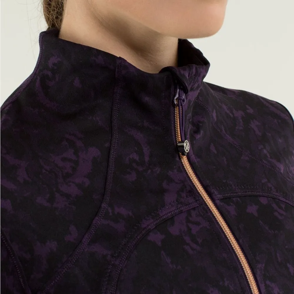 Lululemon Forme Jacket II *Textured
Beautiful Baroque Deep Zinfandel - Image 3