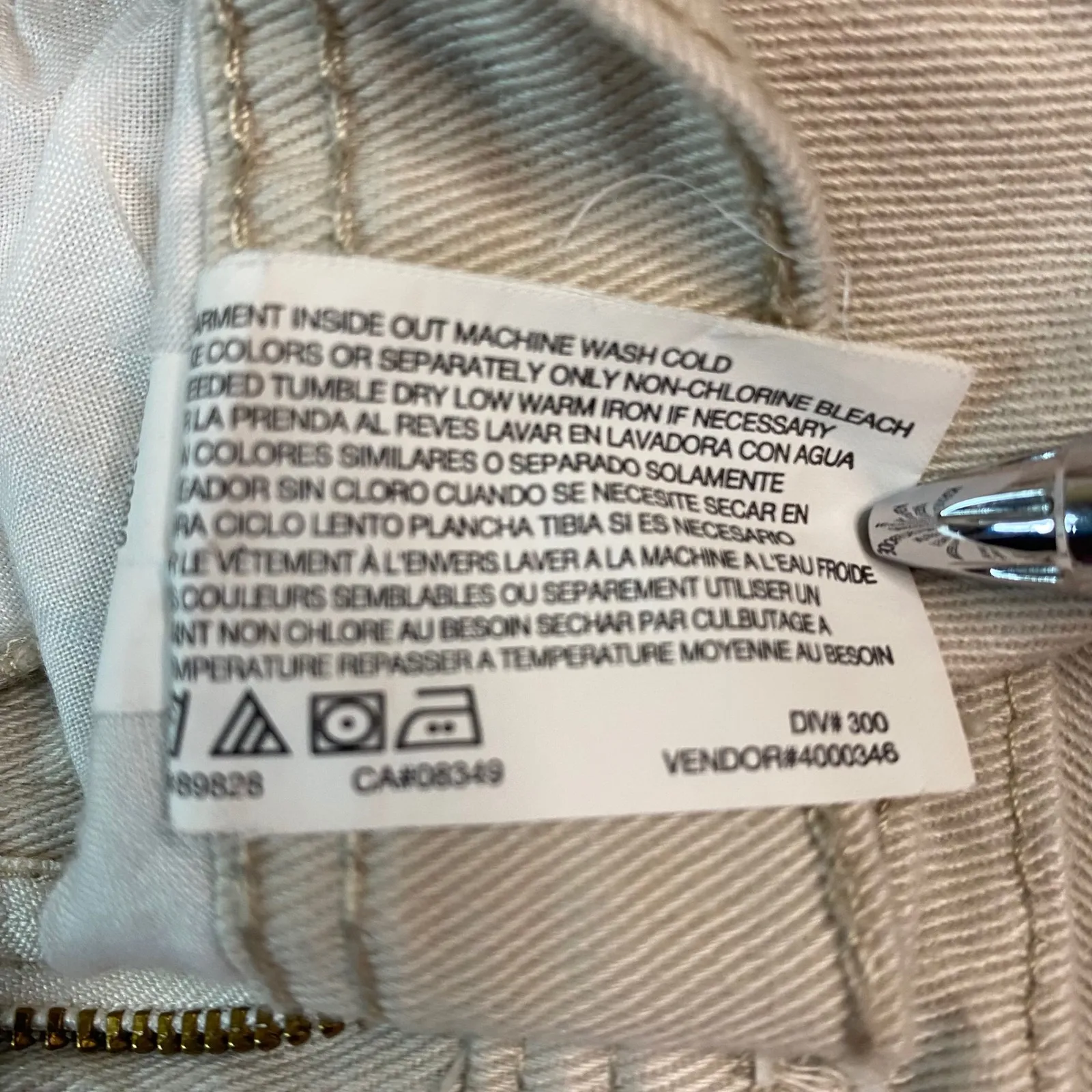 Gloria Vanderbilt Amanda Capri Jeans Women's 18W Beige Embellished Pockets EUC - Image 10